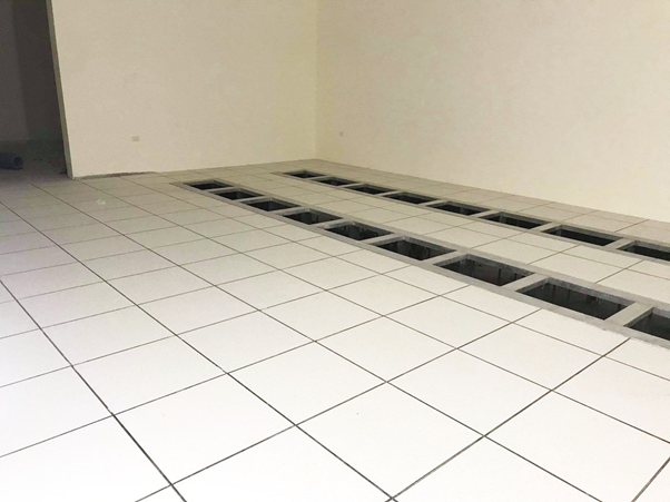 thi công sàn nâng kỹ thuật nhà máy điện mặt trời hồng liêm 3