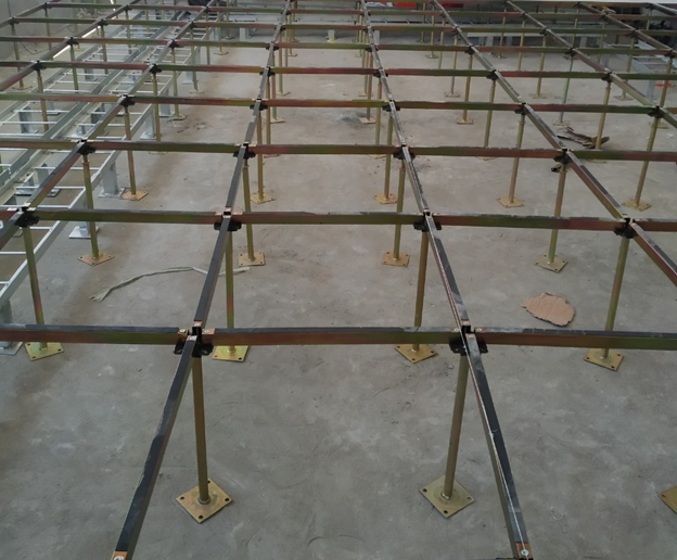 THI CÔNG SÀN NÂNG HPL CHO NHÀ MÁY ĐIỆN MẶT TRỜI THUẬN NAM