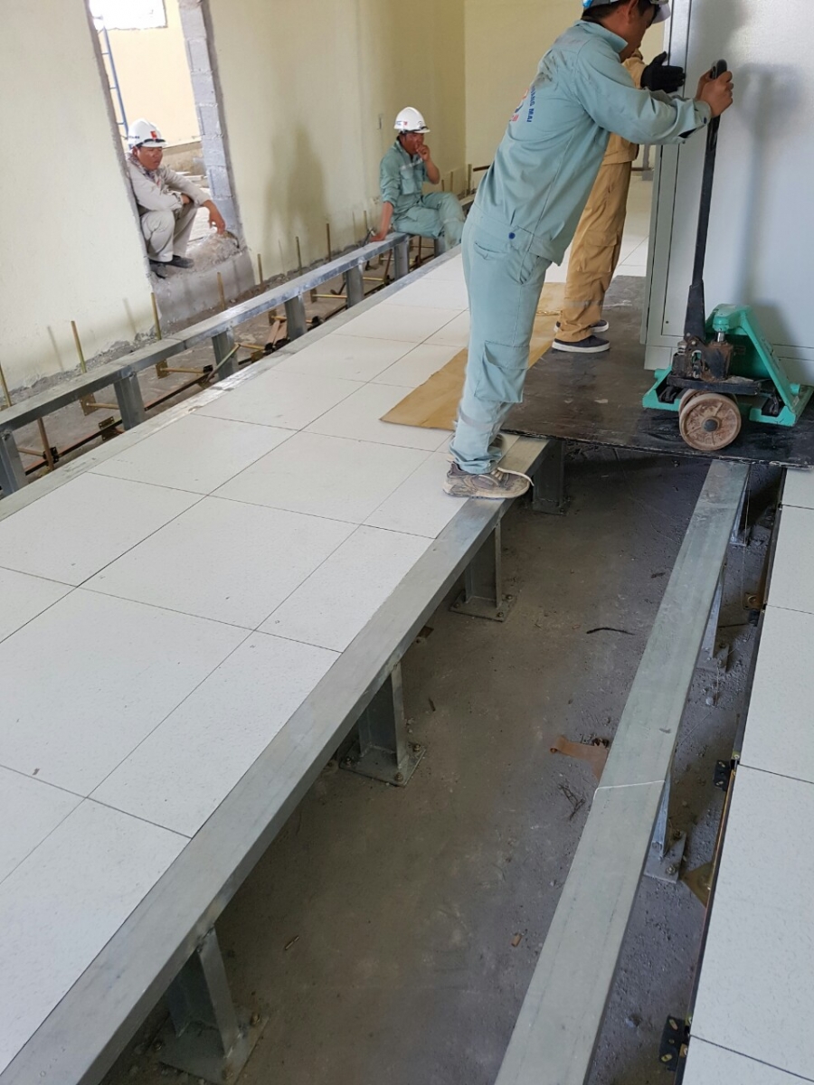 THI CÔNG SÀN NÂNG KỸ THUẬT CÔNG TRÌNH NHÀ MÁY ĐIỆN MẶT TRỜI NHỊ HÀ